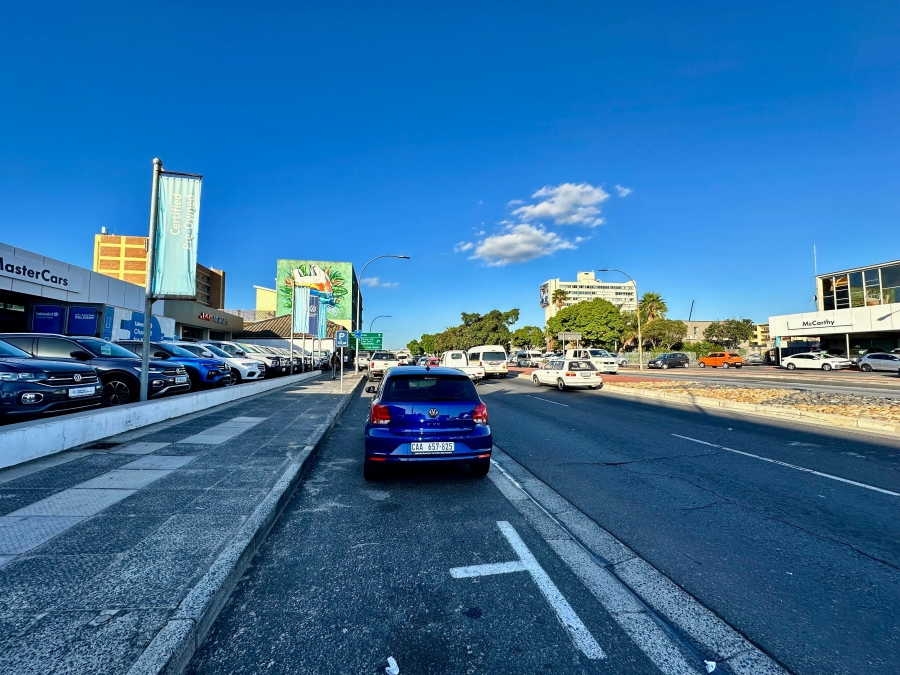 1 Bedroom Property for Sale in Goodwood Central Western Cape